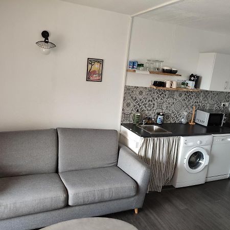 Studio 4 Personnes Avec Vue Sur Le Port Apartment Hyeres Exterior photo