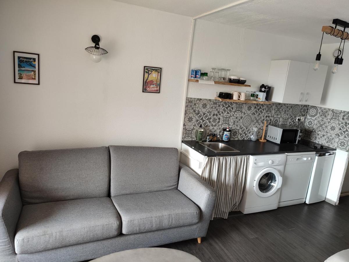 Studio 4 Personnes Avec Vue Sur Le Port Apartment Hyeres Exterior photo